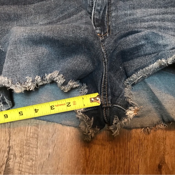 Jean/Denim Shorts - Picture 5 of 8